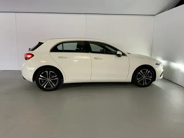 Mercedes-Benz A 220