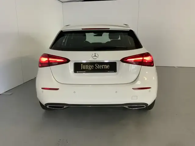 Mercedes-Benz A 220