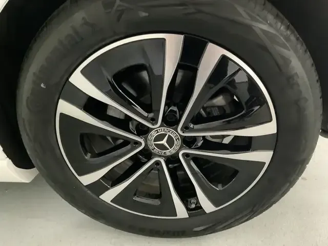 Mercedes-Benz A 220