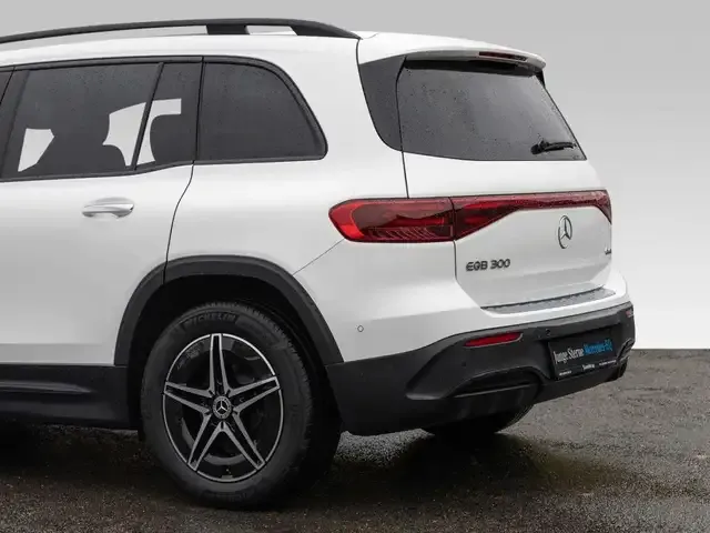 Mercedes-Benz EQB 300