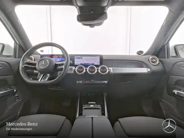 Mercedes-Benz EQB 300
