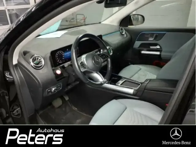 Mercedes-Benz GLA 220