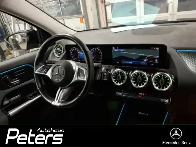 Mercedes-Benz GLA 220