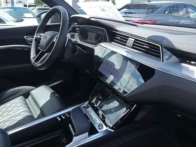 Audi SQ8 e-tron