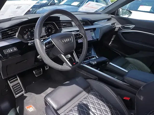 Audi SQ8 e-tron