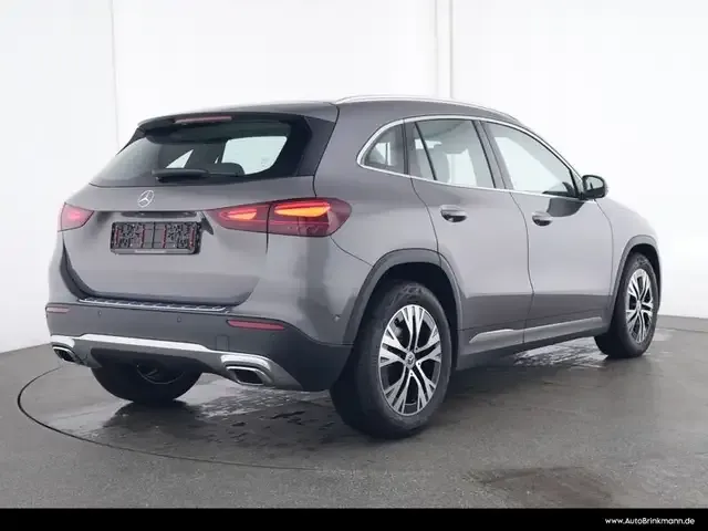 Mercedes-Benz GLA 180