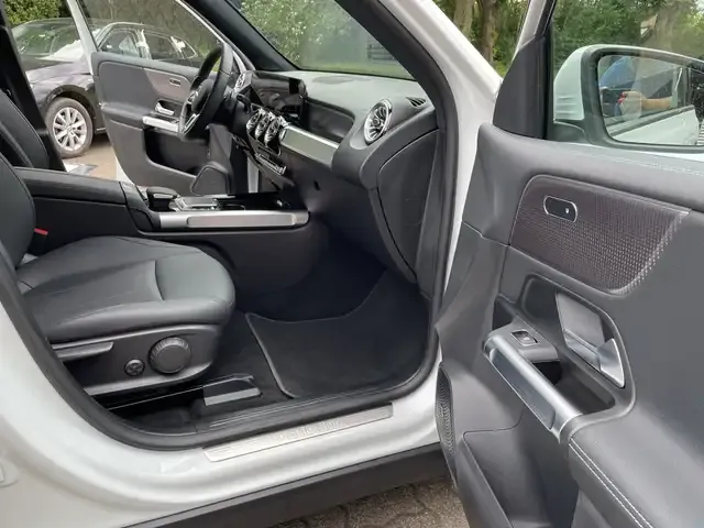 Mercedes-Benz EQB 250