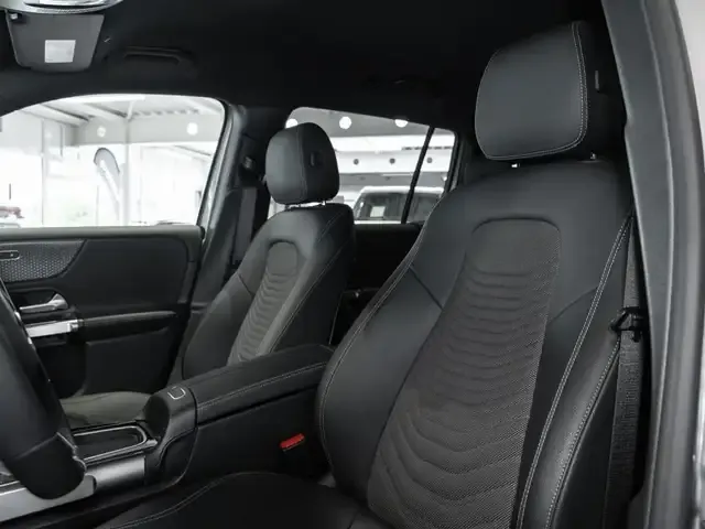 Mercedes-Benz EQB 300