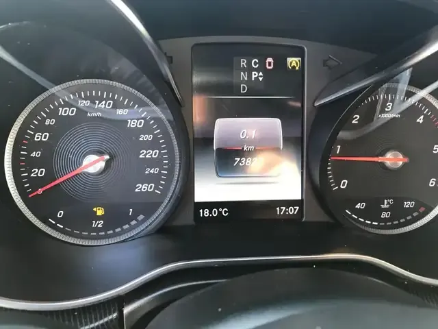 Mercedes-Benz V 250