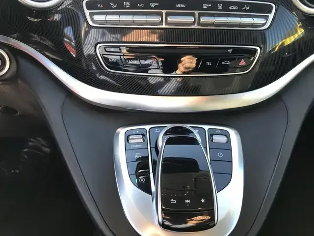Mercedes-Benz V 250