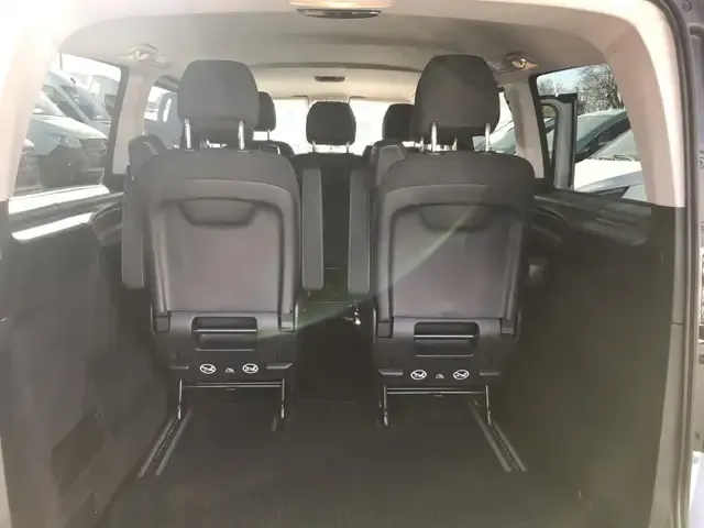 Mercedes-Benz V 250