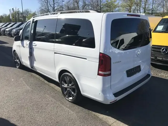 Mercedes-Benz V 250