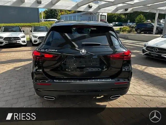 Mercedes-Benz GLA 200
