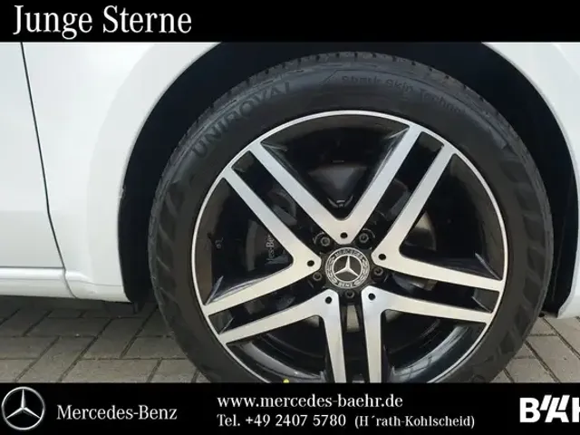 Mercedes-Benz V 220