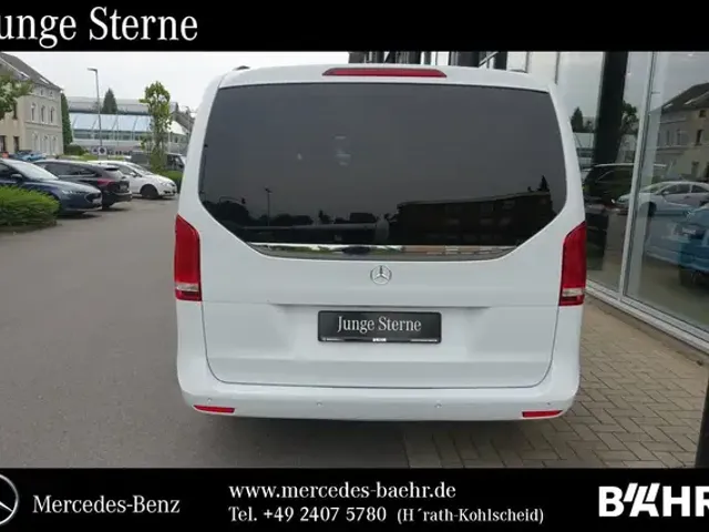 Mercedes-Benz V 220