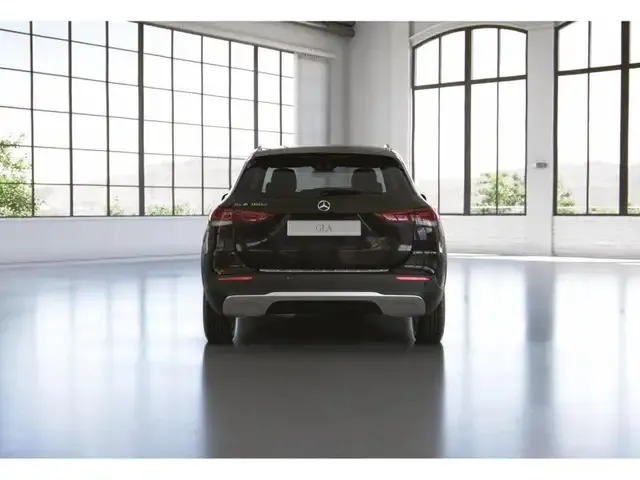Mercedes-Benz GLA 180