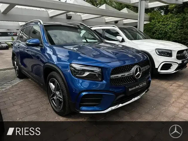 Mercedes-Benz GLB 220