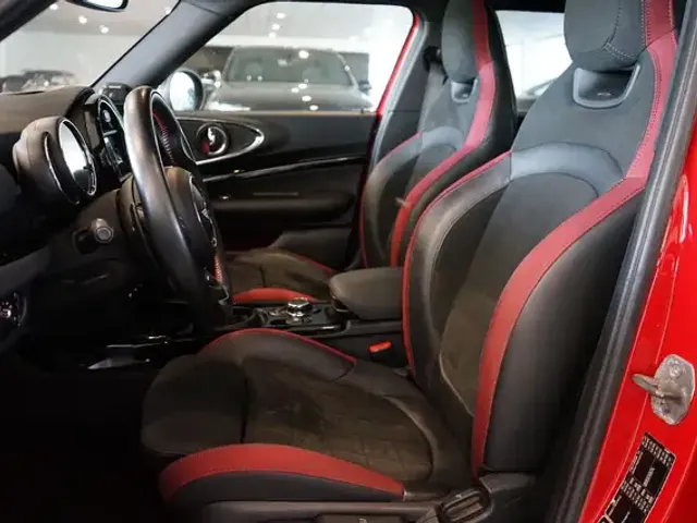 MINI John Cooper Works Clubman