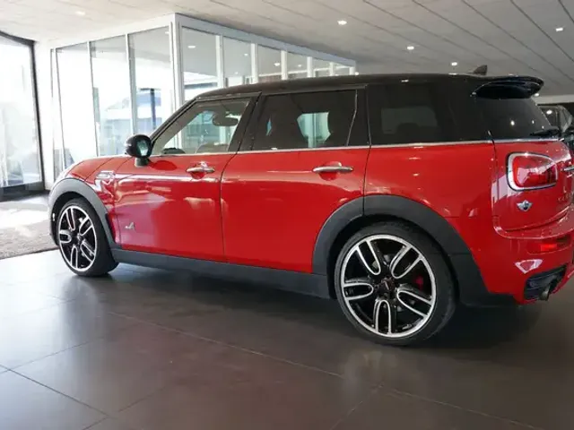 MINI John Cooper Works Clubman