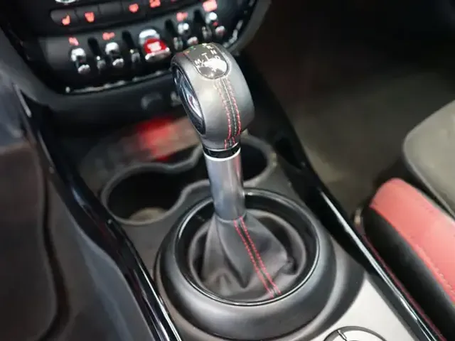 MINI John Cooper Works Clubman