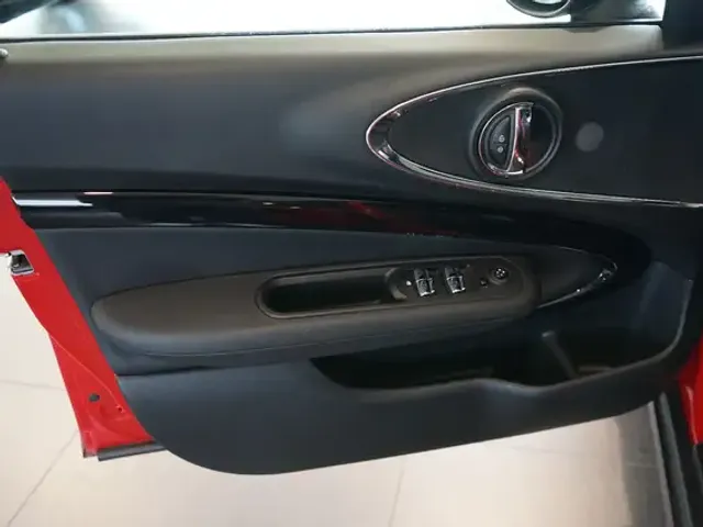 MINI John Cooper Works Clubman