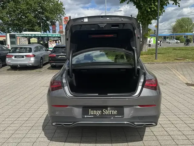 Mercedes-Benz CLA 180