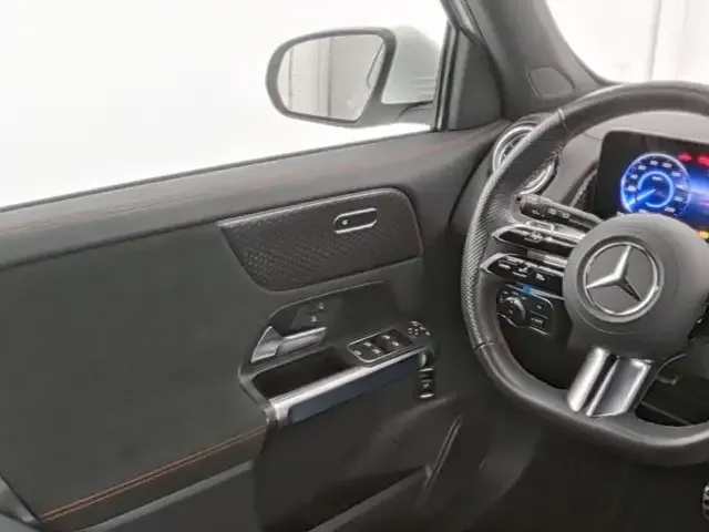 Mercedes-Benz EQB 350