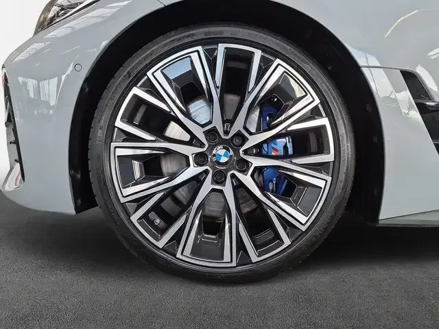 BMW 440