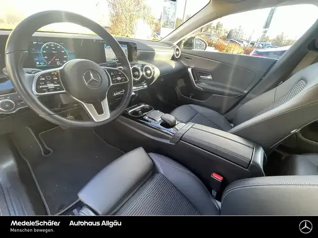 Mercedes-Benz CLA 220