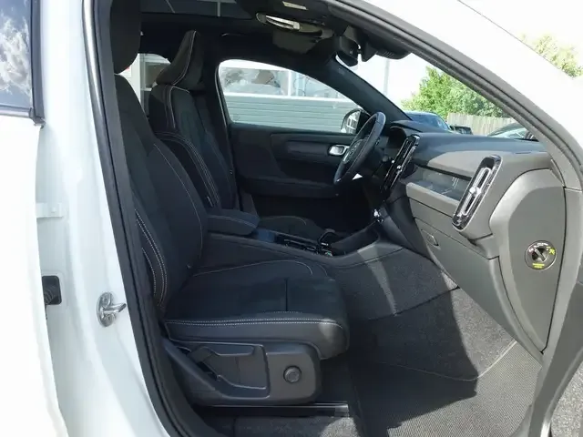 Volvo C40