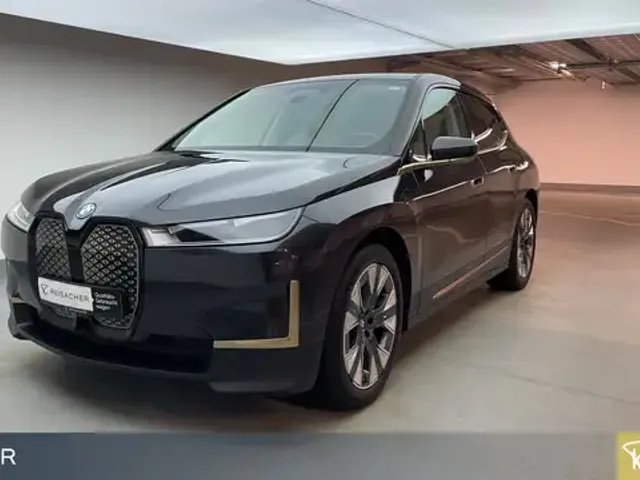 BMW iX