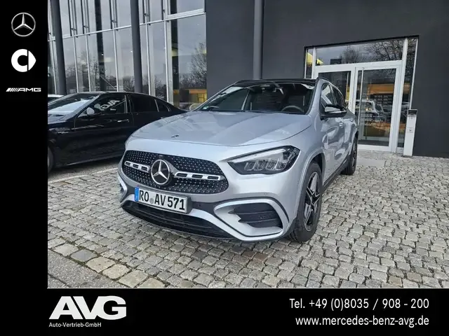 Mercedes-Benz GLA 200