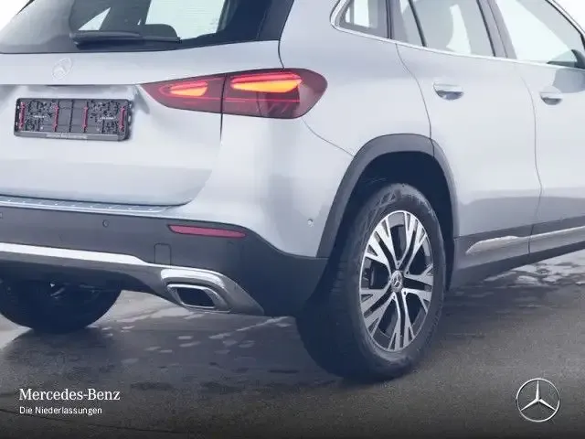 Mercedes-Benz GLA 200
