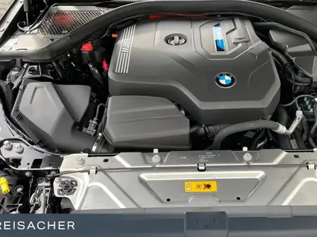 BMW 330