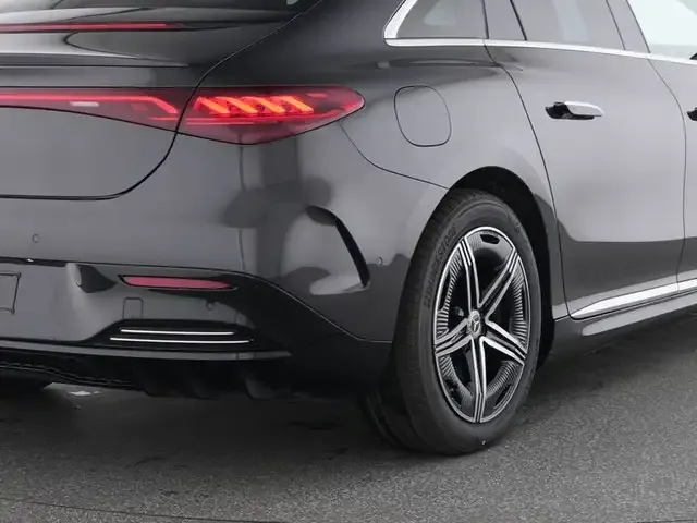 Mercedes-Benz EQE 300