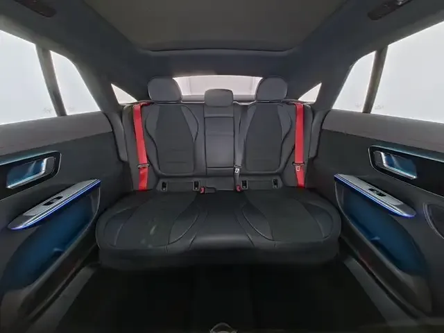 Mercedes-Benz EQE 300