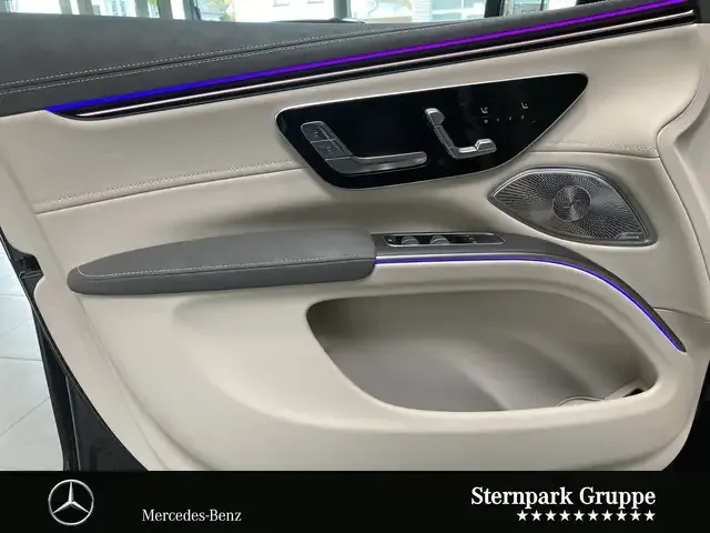 Mercedes-Benz EQS SUV