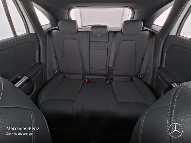 Mercedes-Benz EQA 300