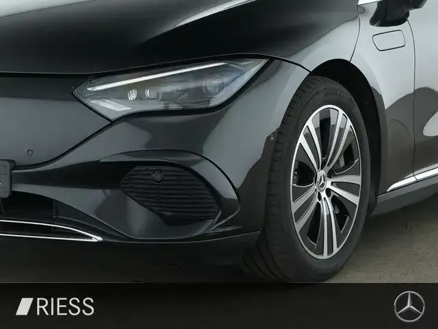 Mercedes-Benz EQE 300