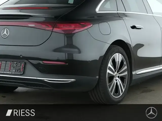 Mercedes-Benz EQE 300