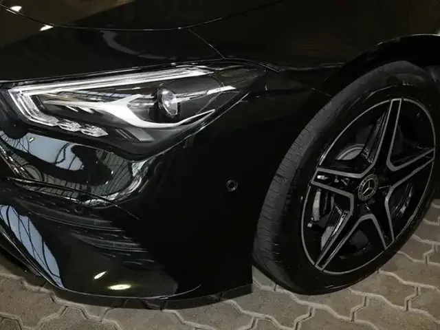 Mercedes-Benz CLA 180