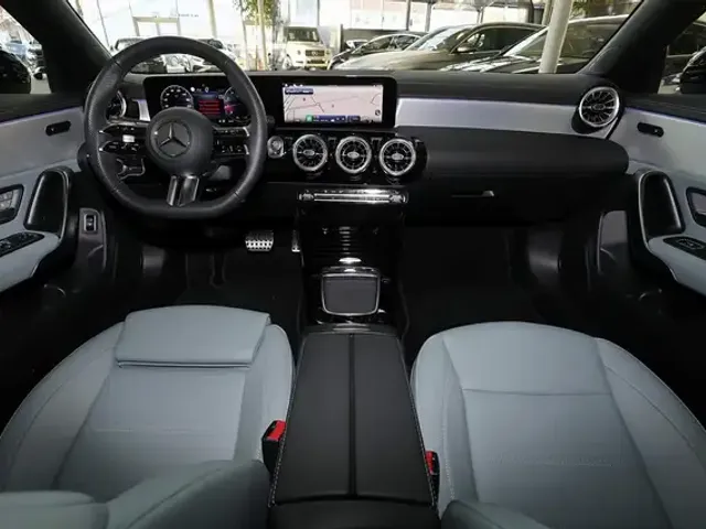 Mercedes-Benz CLA 180