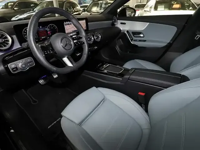 Mercedes-Benz CLA 180