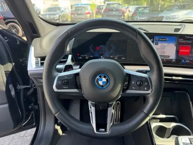BMW iX1