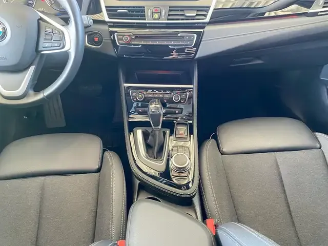 BMW 225