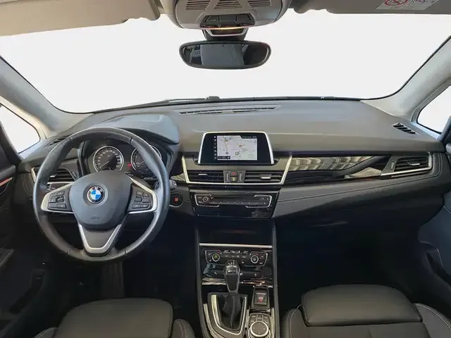 BMW 225