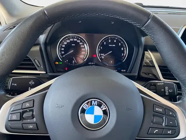 BMW 225