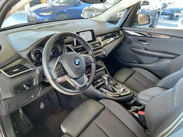 BMW 225
