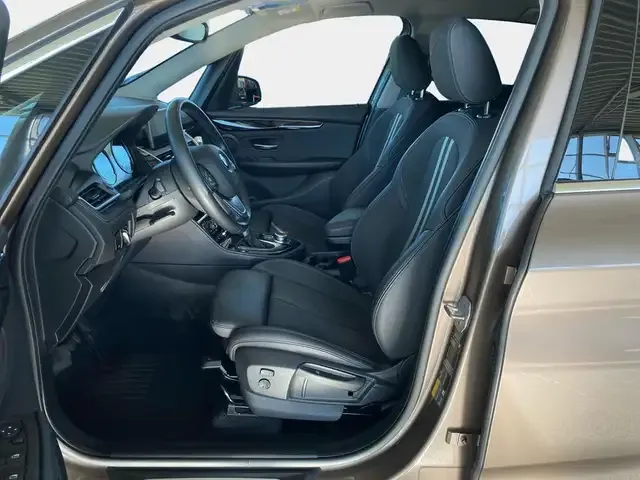 BMW 225