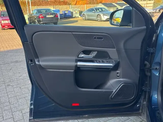 Mercedes-Benz EQA 350